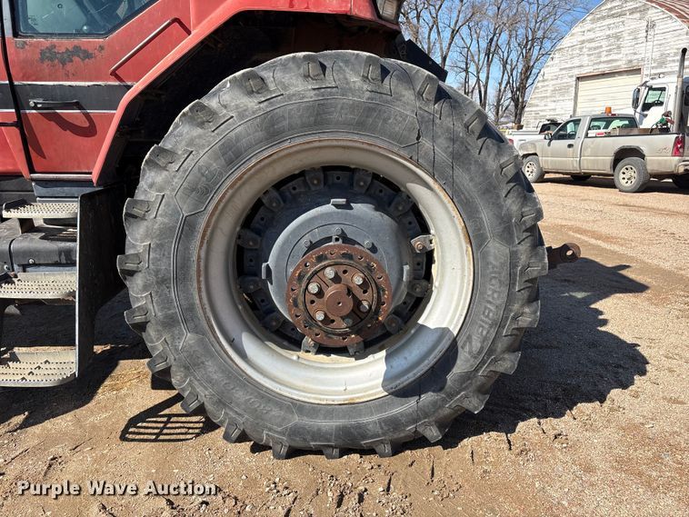 image for item FG2732 1996 Case IH 7220 MFWD tractor