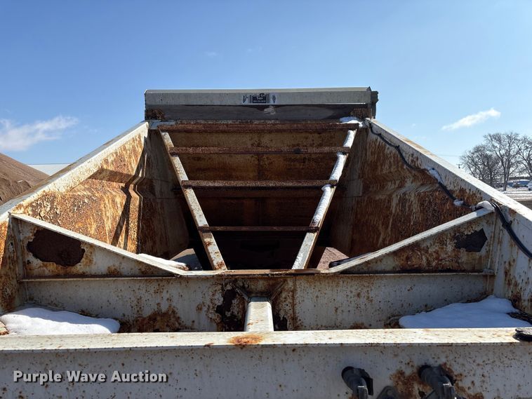 image for item FG2733 2010 Trailblazer S4663 bottom dump trailer