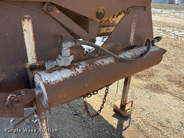 image for item FG2733 2010 Trailblazer S4663 bottom dump trailer