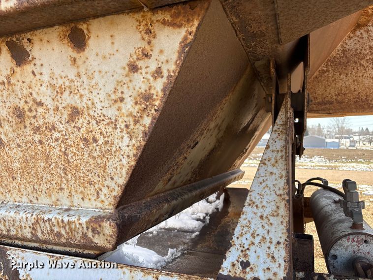 image for item FG2733 2010 Trailblazer S4663 bottom dump trailer