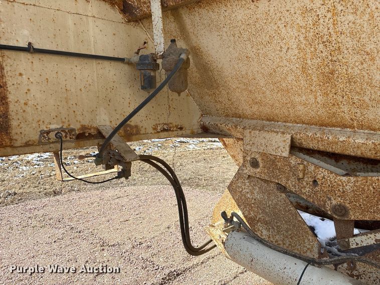 image for item FG2733 2010 Trailblazer S4663 bottom dump trailer