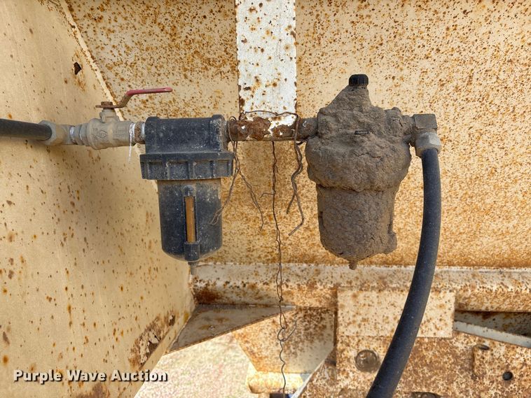 image for item FG2733 2010 Trailblazer S4663 bottom dump trailer