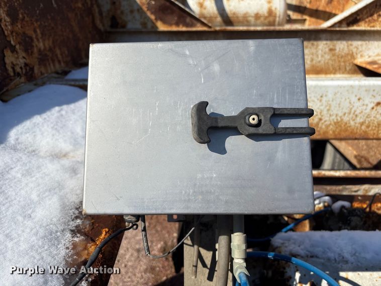 image for item FG2733 2010 Trailblazer S4663 bottom dump trailer