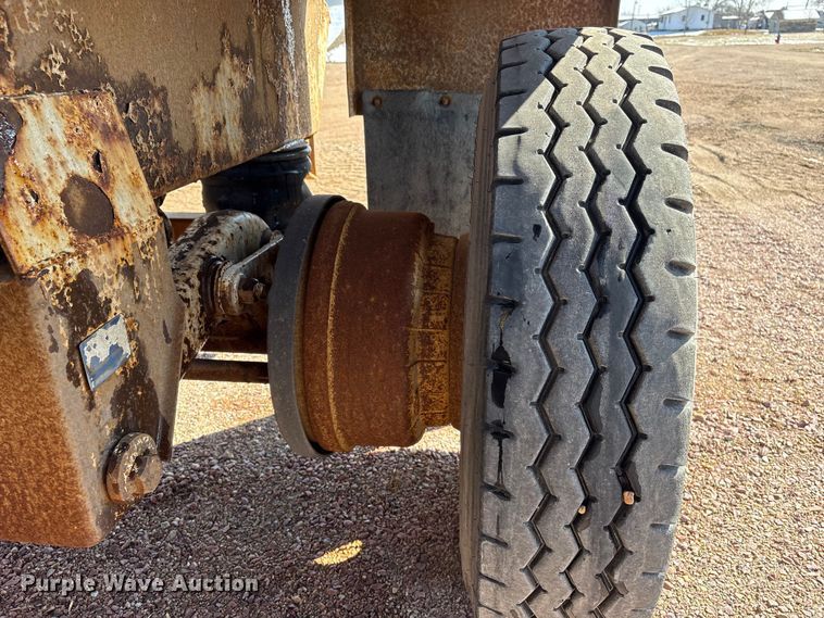 image for item FG2733 2010 Trailblazer S4663 bottom dump trailer