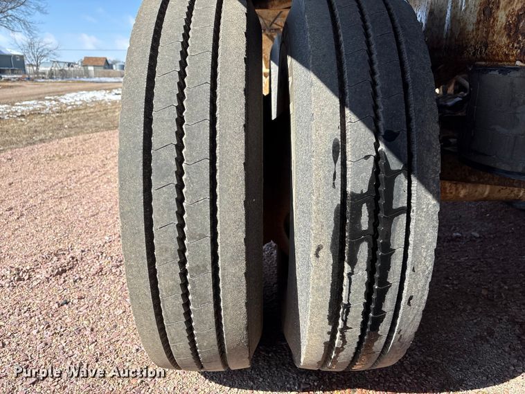 image for item FG2733 2010 Trailblazer S4663 bottom dump trailer