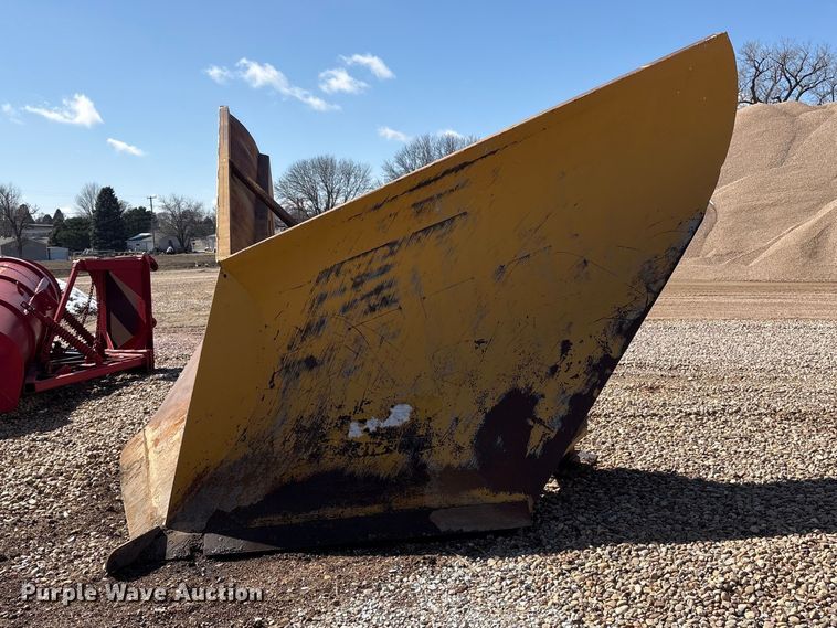 image for item FG2736 V-plow