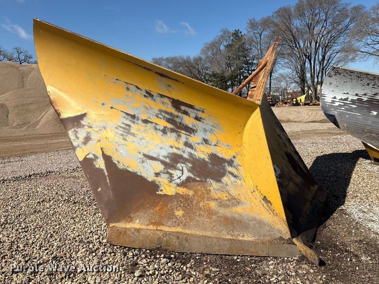 image for item FG2736 V-plow