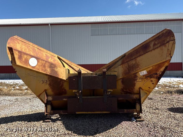 image for item FG2736 V-plow