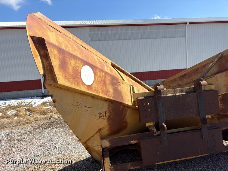 image for item FG2736 V-plow