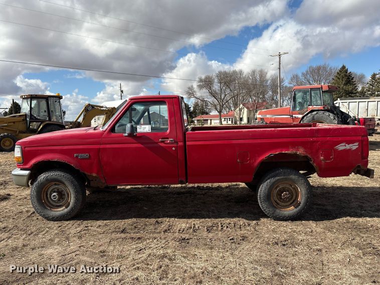 image for item FG2738 1995 Ford F250 pickup truck