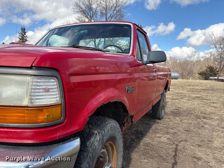 image for item FG2738 1995 Ford F250 pickup truck