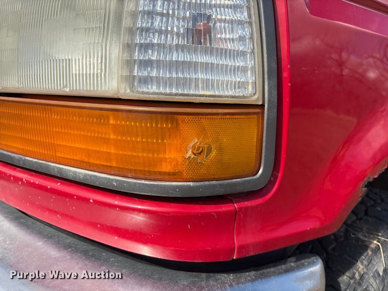 image for item FG2738 1995 Ford F250 pickup truck