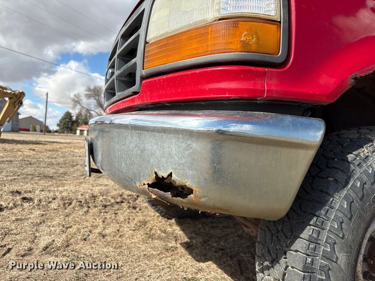 image for item FG2738 1995 Ford F250 pickup truck