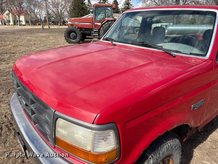 image for item FG2738 1995 Ford F250 pickup truck