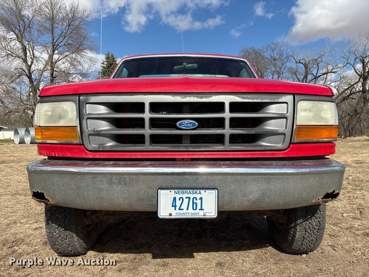 image for item FG2738 1995 Ford F250 pickup truck