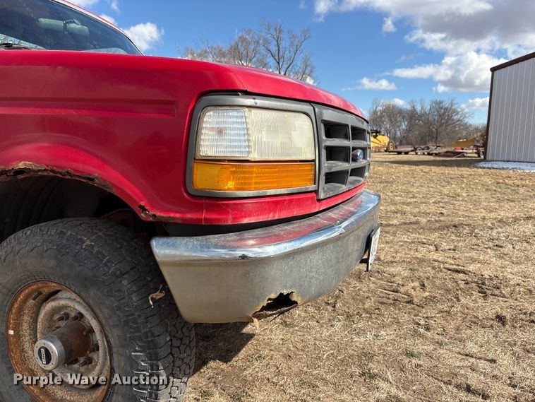 image for item FG2738 1995 Ford F250 pickup truck