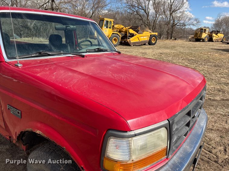image for item FG2738 1995 Ford F250 pickup truck