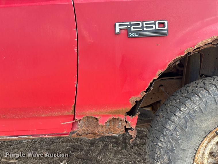 image for item FG2738 1995 Ford F250 pickup truck