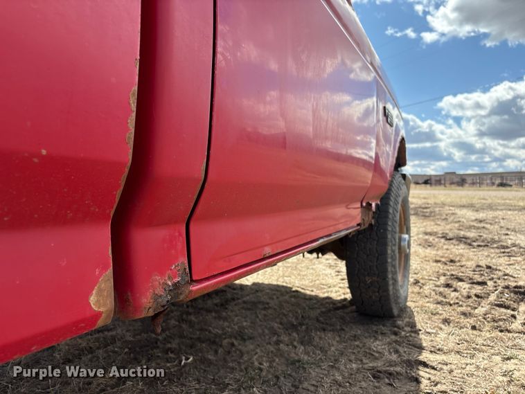 image for item FG2738 1995 Ford F250 pickup truck