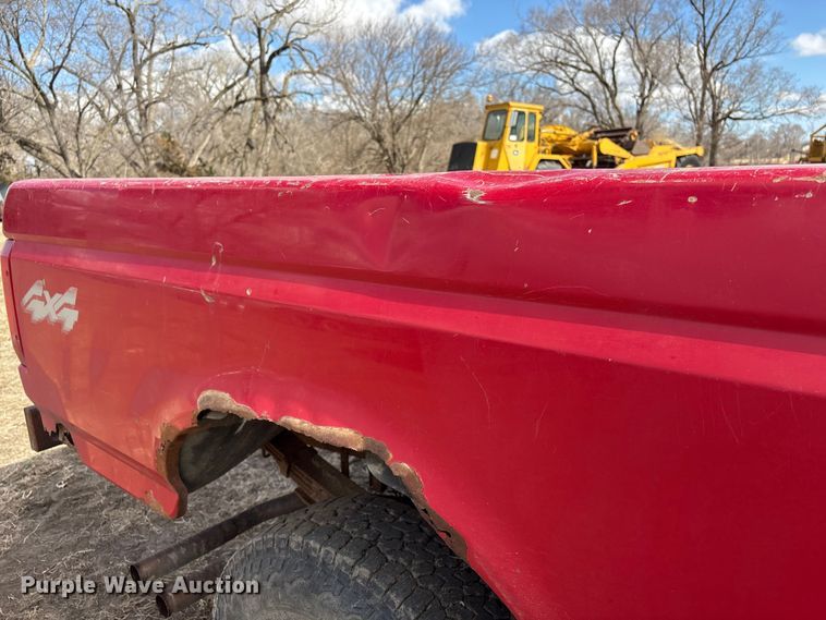 image for item FG2738 1995 Ford F250 pickup truck