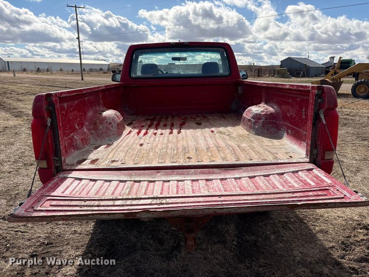 image for item FG2738 1995 Ford F250 pickup truck