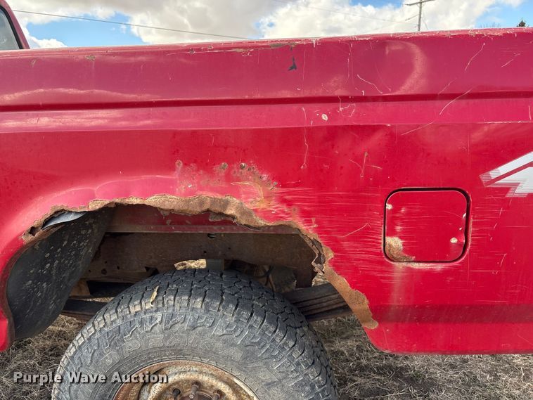 image for item FG2738 1995 Ford F250 pickup truck