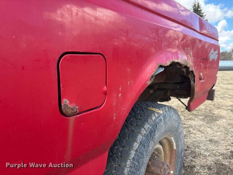 image for item FG2738 1995 Ford F250 pickup truck