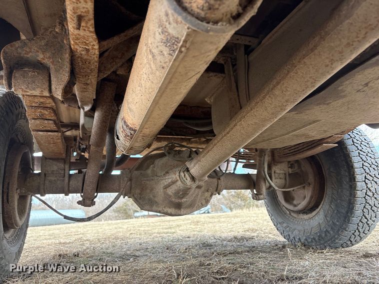 image for item FG2738 1995 Ford F250 pickup truck