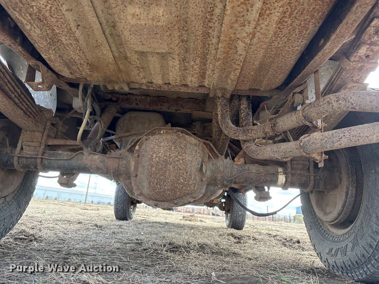 image for item FG2738 1995 Ford F250 pickup truck