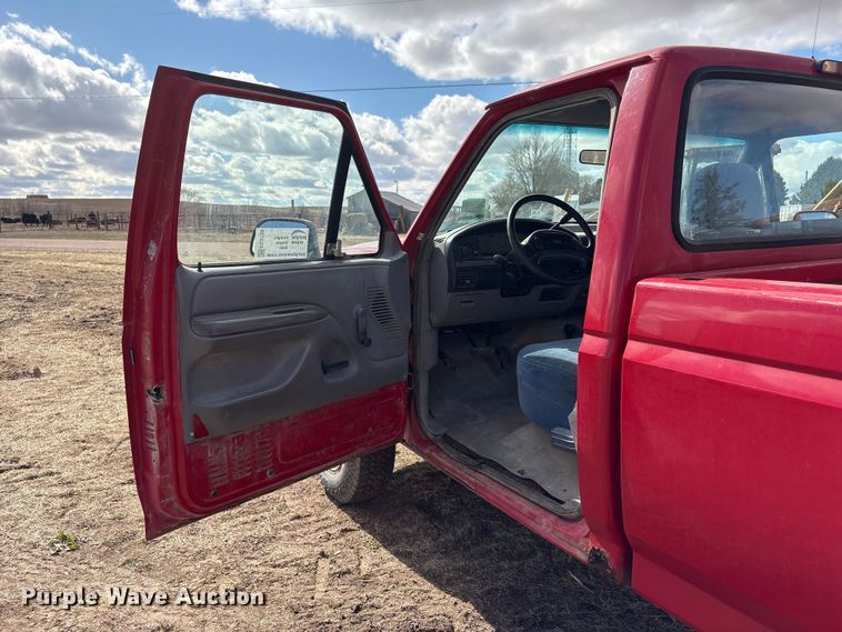 image for item FG2738 1995 Ford F250 pickup truck