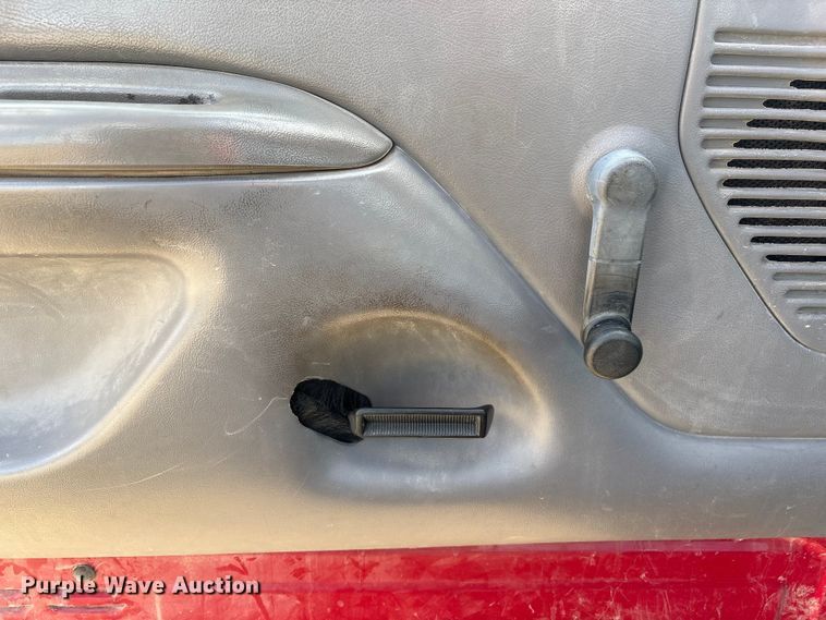 image for item FG2738 1995 Ford F250 pickup truck