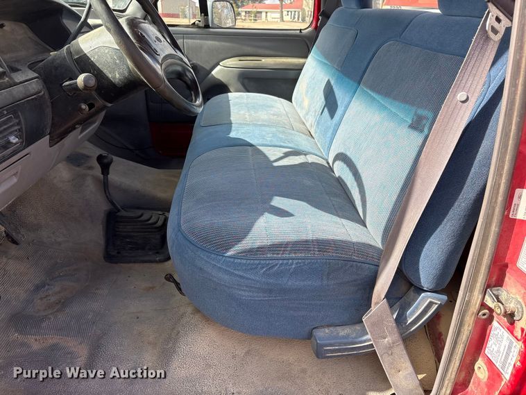 image for item FG2738 1995 Ford F250 pickup truck