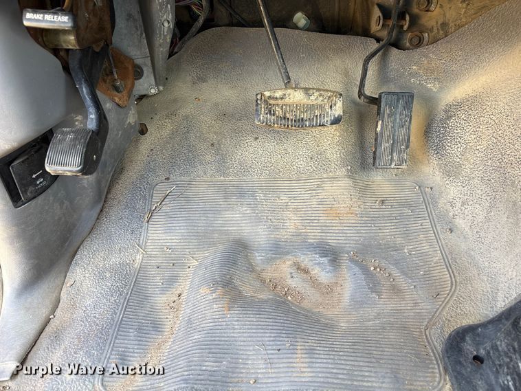 image for item FG2738 1995 Ford F250 pickup truck