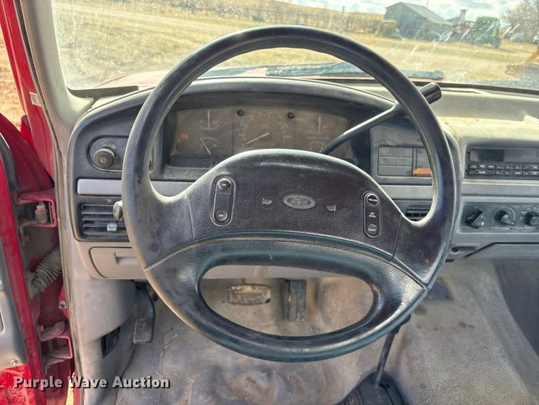 image for item FG2738 1995 Ford F250 pickup truck