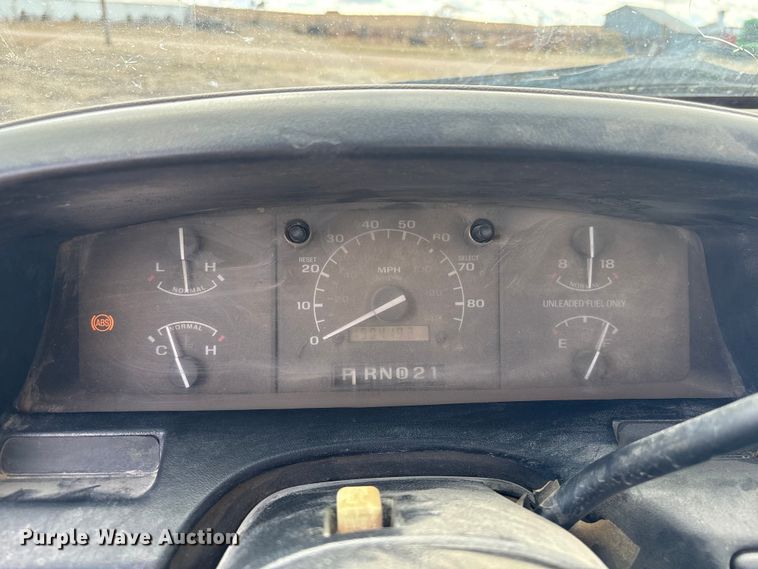 image for item FG2738 1995 Ford F250 pickup truck