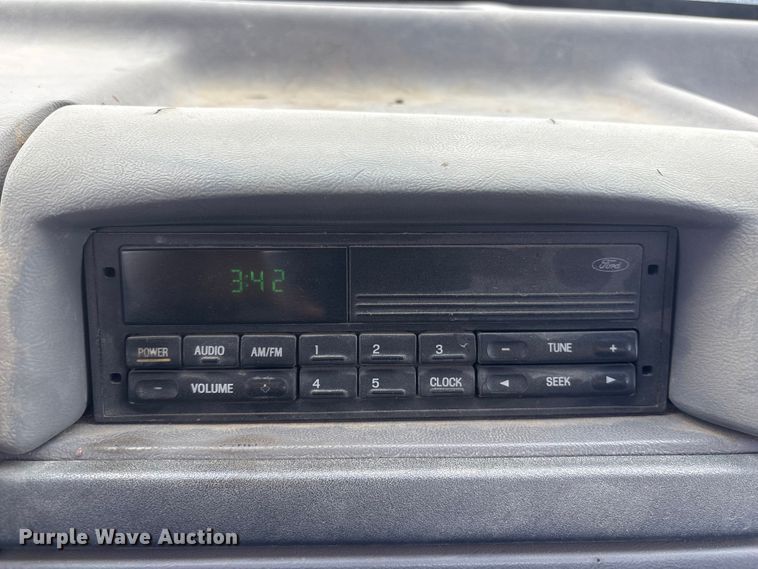 image for item FG2738 1995 Ford F250 pickup truck