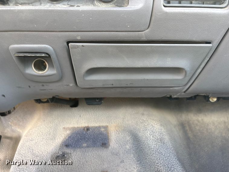 image for item FG2738 1995 Ford F250 pickup truck