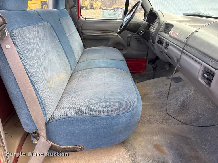 image for item FG2738 1995 Ford F250 pickup truck