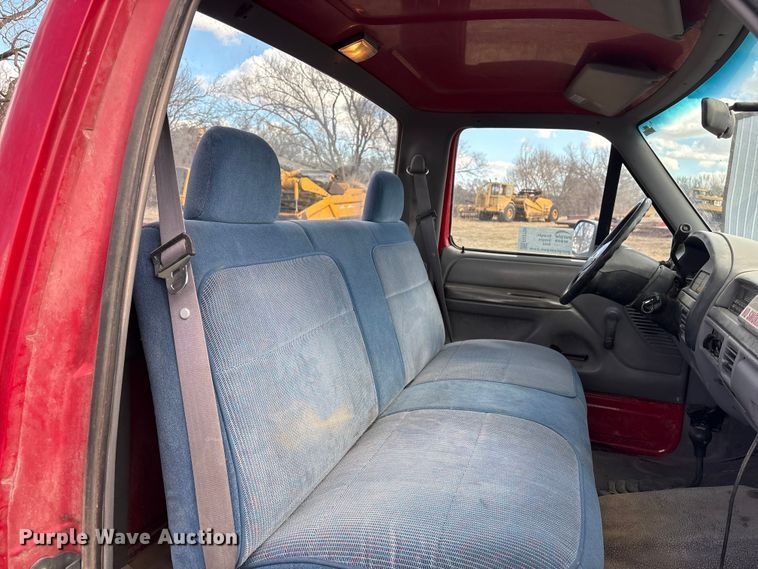 image for item FG2738 1995 Ford F250 pickup truck