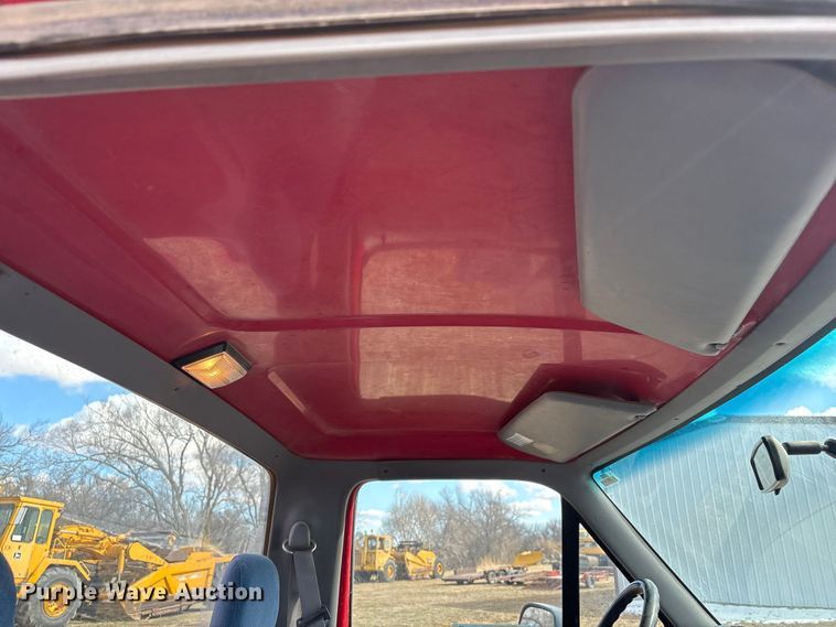 image for item FG2738 1995 Ford F250 pickup truck