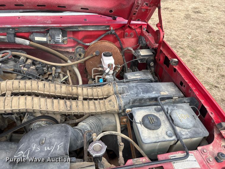 image for item FG2738 1995 Ford F250 pickup truck