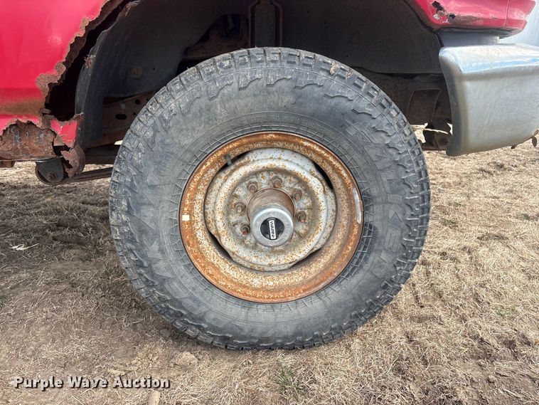 image for item FG2738 1995 Ford F250 pickup truck