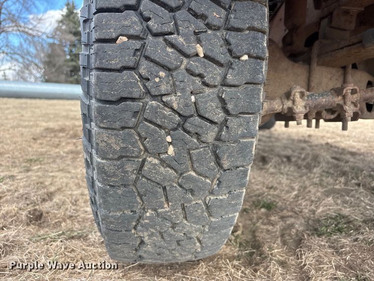 image for item FG2738 1995 Ford F250 pickup truck