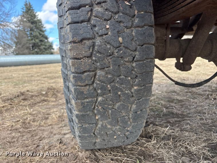 image for item FG2738 1995 Ford F250 pickup truck