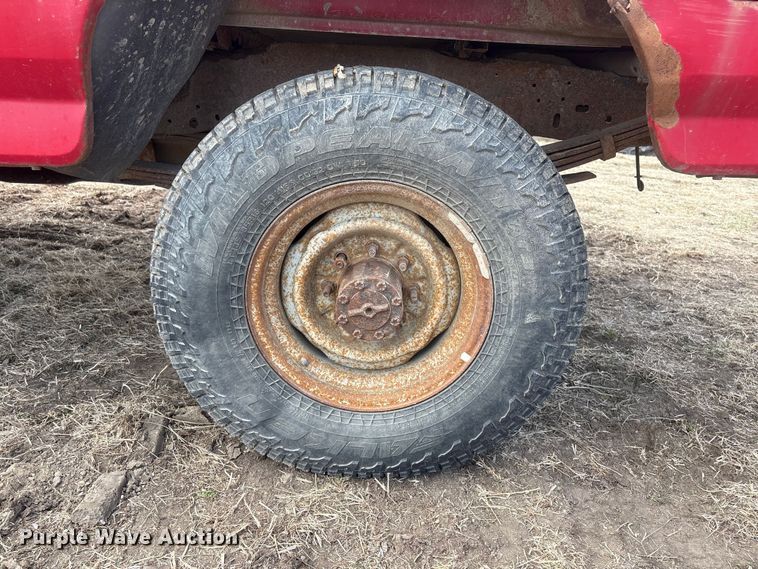 image for item FG2738 1995 Ford F250 pickup truck