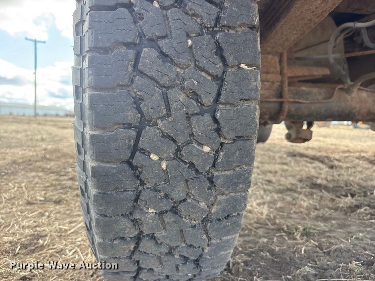 image for item FG2738 1995 Ford F250 pickup truck