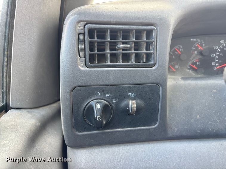 image for item FG2739 1999 Ford F250 Super Duty pickup truck