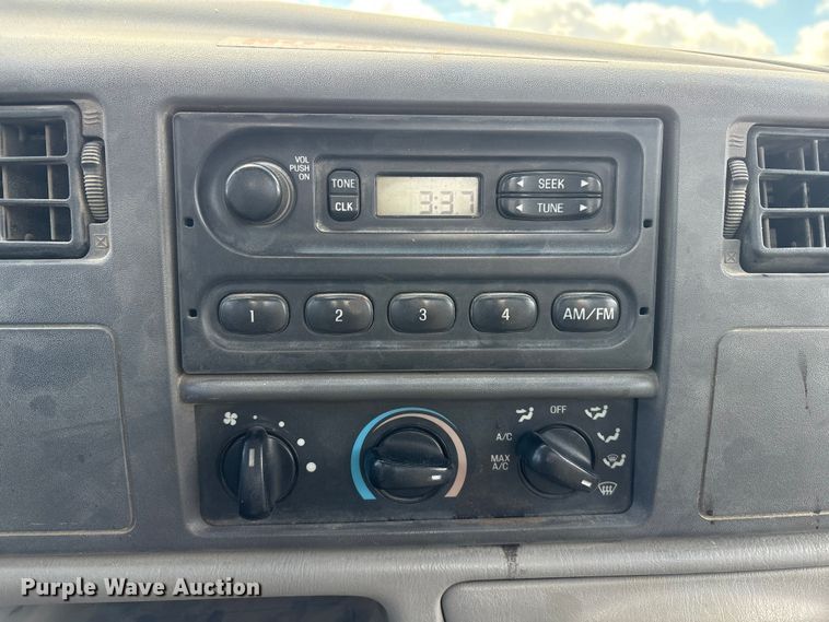 image for item FG2739 1999 Ford F250 Super Duty pickup truck