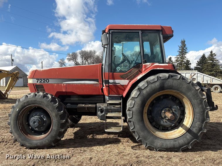 image for item FG2740 1995 Case IH 7220 MFWD tractor