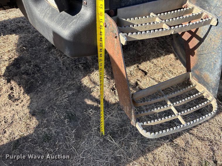 image for item FG2740 1995 Case IH 7220 MFWD tractor